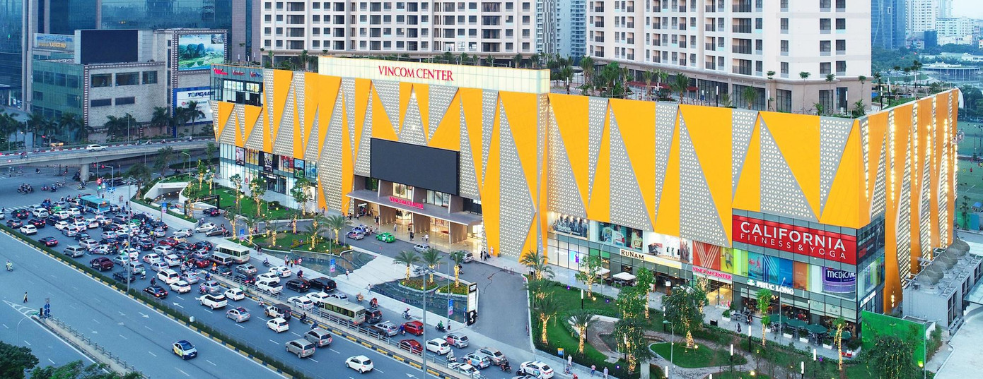 những công trình hiện đại ở Hà Nội ảnh 12 Tương tự là tổ hợp tiện ích cao cấp D Capitale Trần Duy Hưng (quận Cầu Giấy) với khối đế 5 tầng dành cho trung tâm thương mại. Tổng diện tích 50.309 m2, gồm 6 tòa nhà với nhiều tiện ích như bể bơi, vườn sinh thái, skybar, sân thể thao…