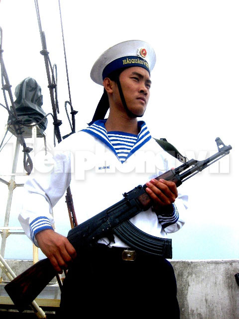 Chắc tay súng, vững miền tin