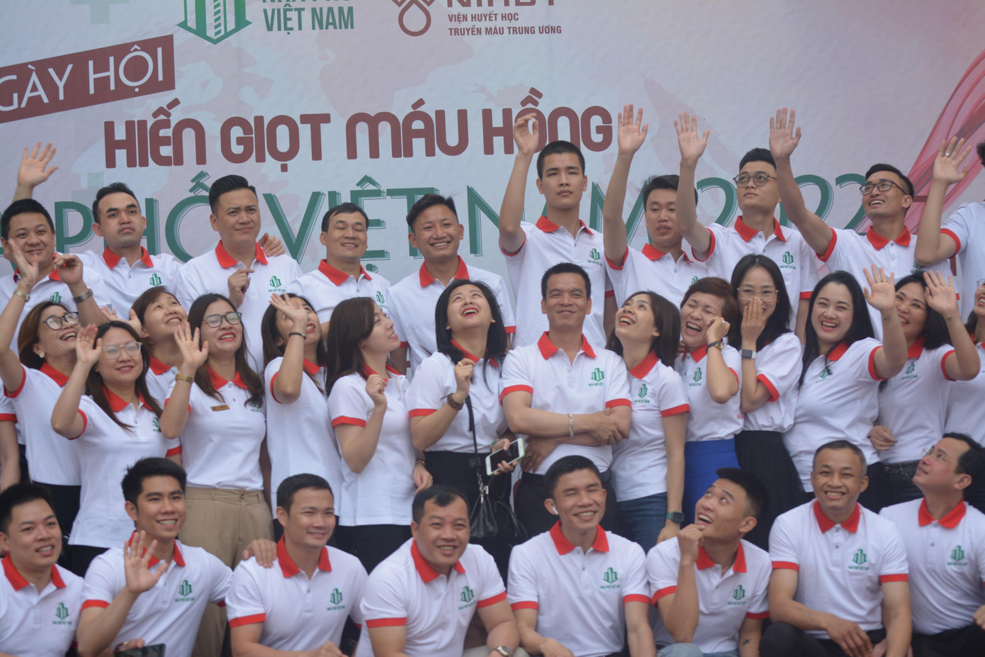 Nhiều bạn trẻ hào hứng tham gia ngày hội Hiến máu tình nguyện