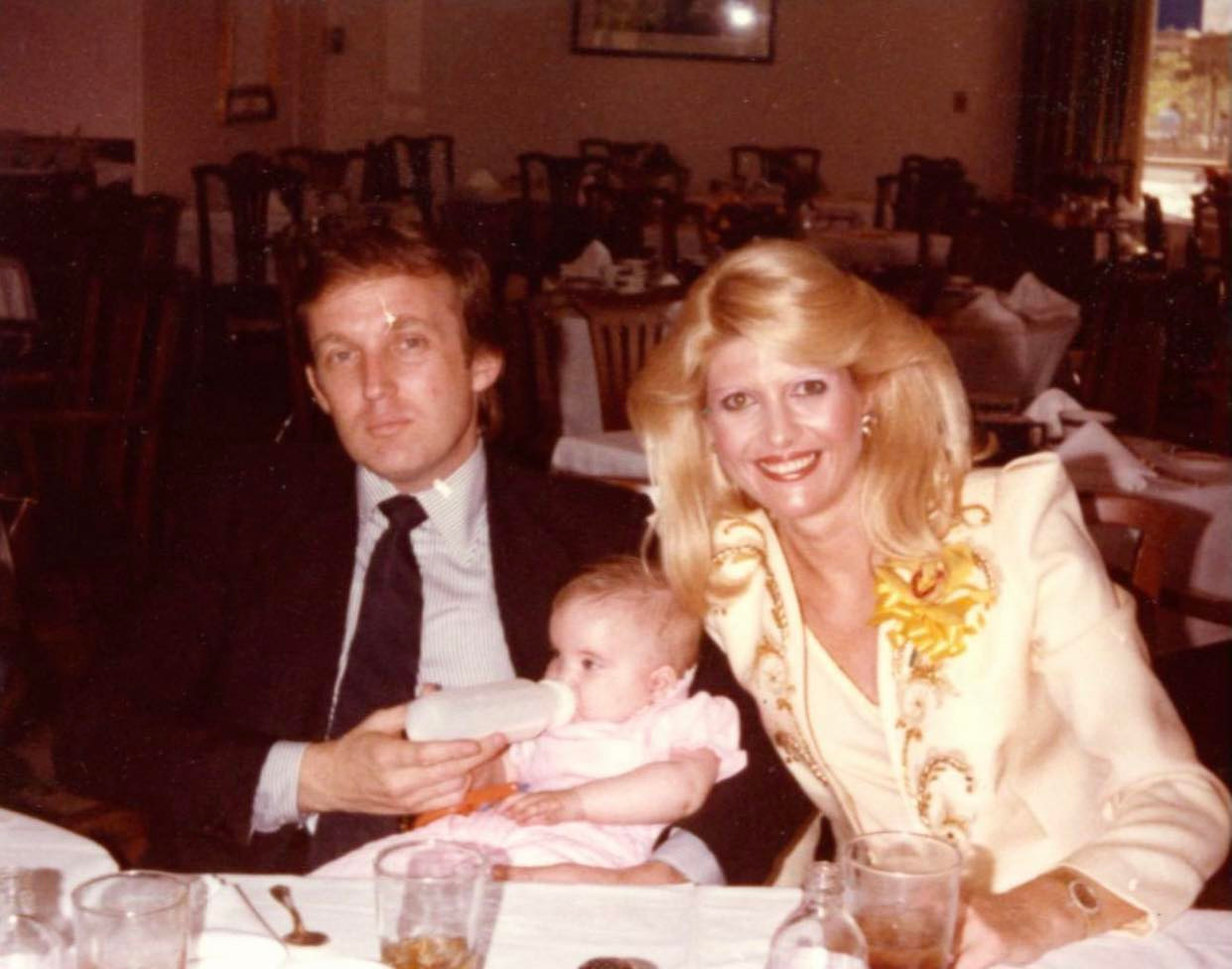 Ivanka Trump đăng ảnh thuở được cha bế trên tay để kỷ niệm sinh nhật ông. Ảnh: IG.