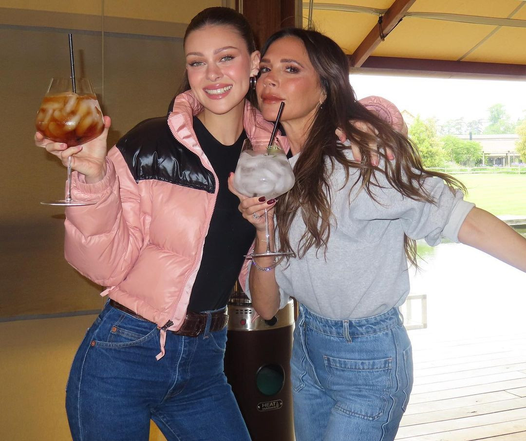 Victoria và Nicola thân thiết như chưa từng có quãng thời gian "chiến tranh lạnh". Ảnh: IG. Victoria và Nicola thân thiết như chưa từng có quãng thời gian "chiến tranh lạnh". Ảnh: IG.