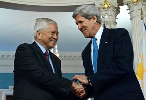 Ngoại trưởng hai nước Philippines và Mỹ trong cuộc gặp hôm 2/4