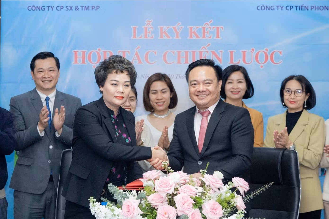 Lễ ký kết P.P JSC và Tiền Phong