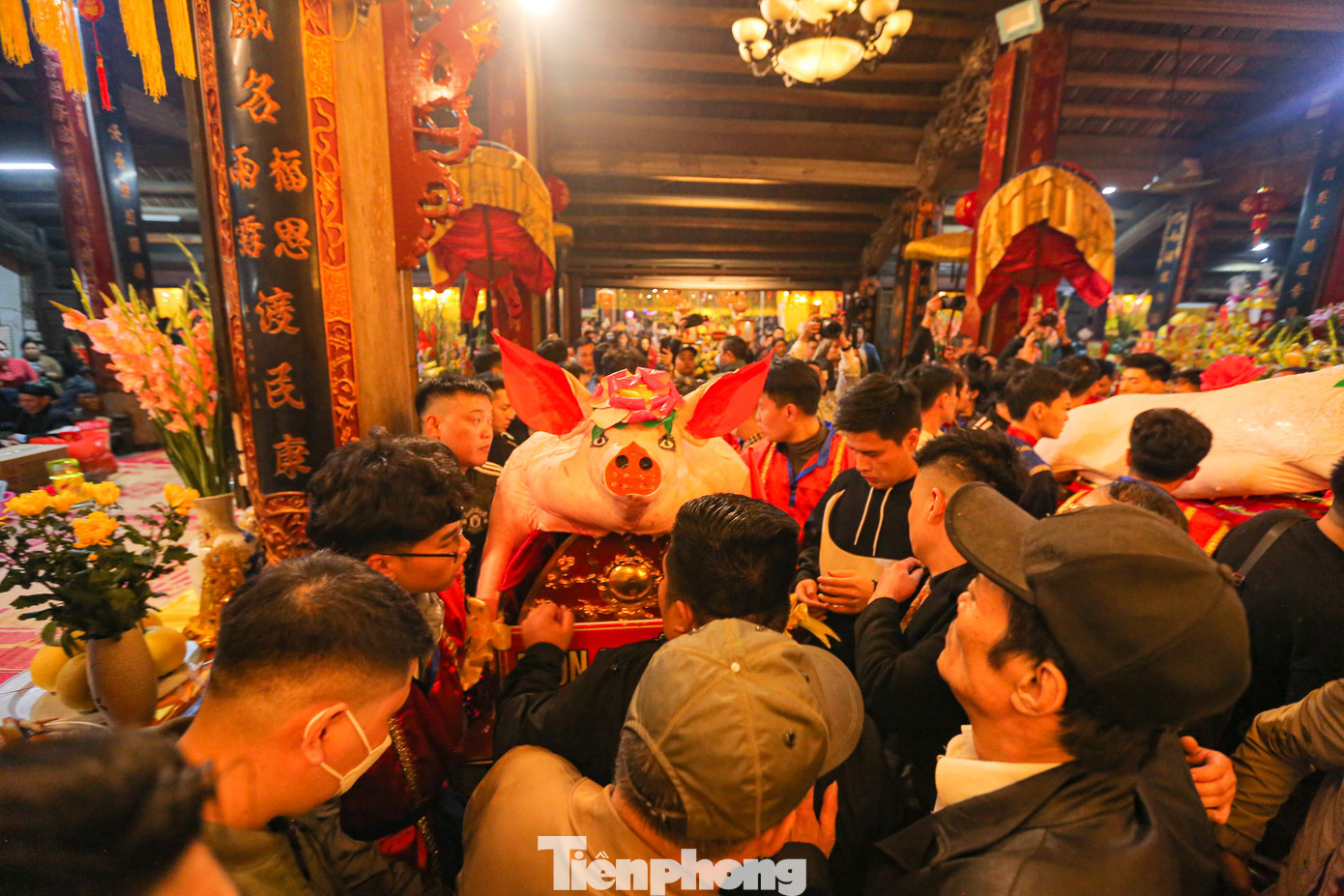 Theo đại diện Ban khánh tiết cho biết, trong 17 "ông lợn" sẽ có 6 lễ đẹp nhất được chọn để đưa vào cung chính của đình làm lễ dâng tế. Số còn lại sẽ được đặt bên ngoài.