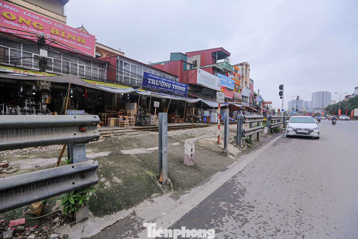 Các lối mở ở đây đều được dẫn đến thẳng nhà các hộ dân đang sinh sống tại khu vực trên, khu vực có mật độ dân cư đông.