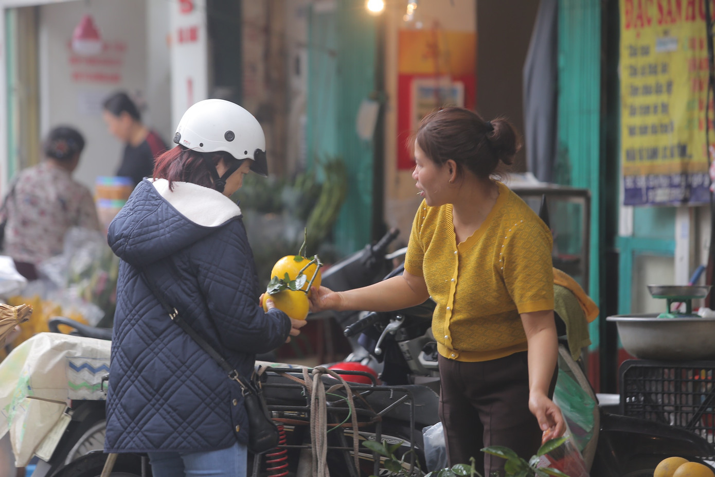 Các loại hoa quả để bày lên mâm đắt khách.