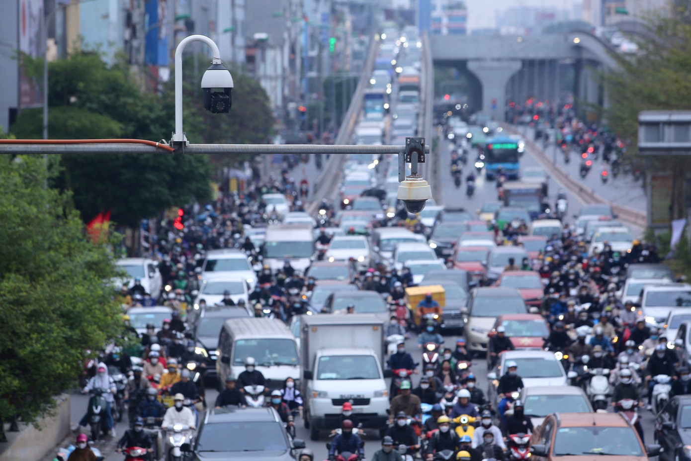 Hệ thống camera được lắp đặt, cảnh báo giao thông tại khu vực Ngã Tư Sở.