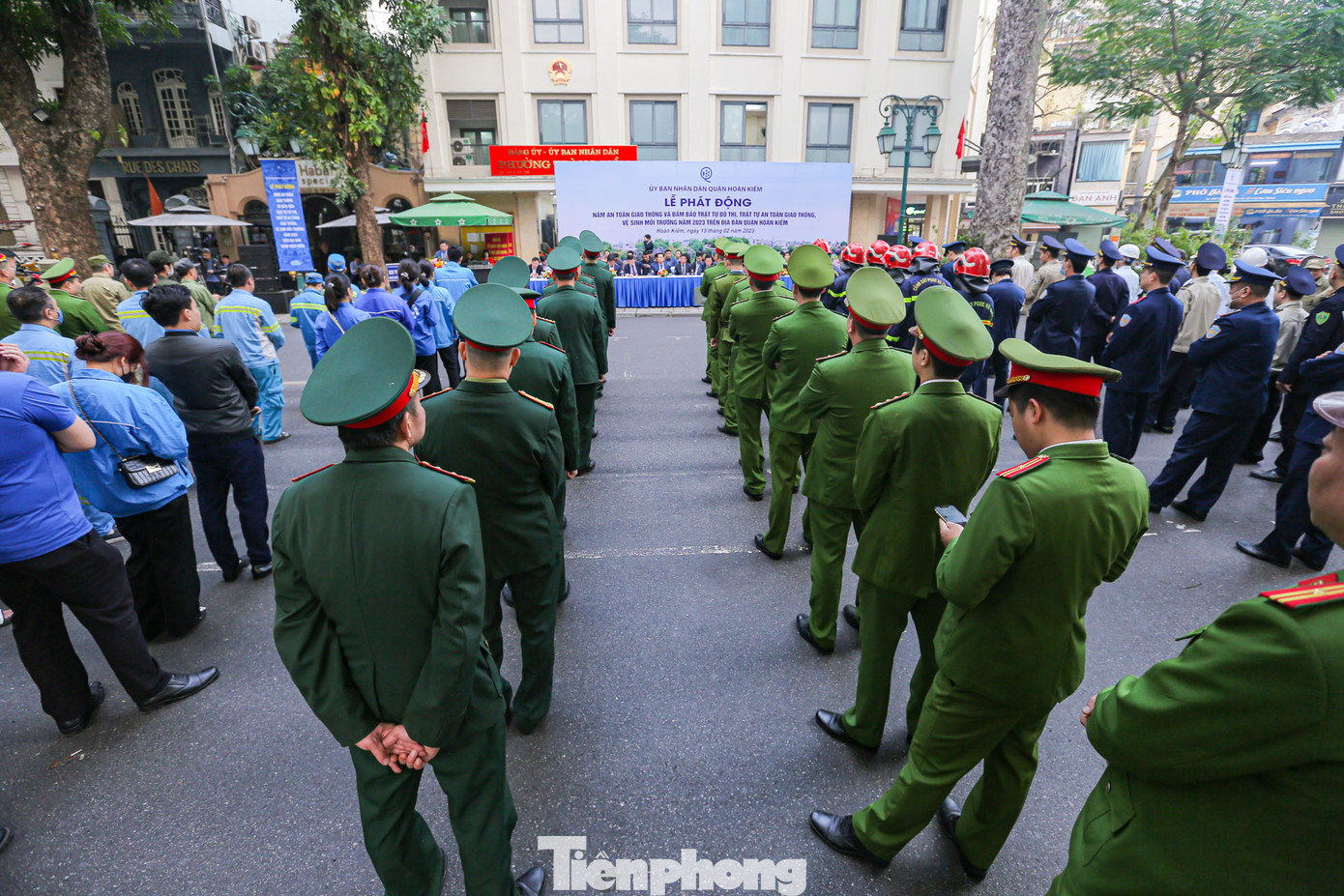 Sáng nay (13/2), UBND quận Hoàn Kiếm tổ chức Lễ phát động "Năm an toàn giao thông và đảm bảo trật tự đô thị, trật tự giao thông, vệ sinh môi trường năm 2023 trên địa bàn quận Hoàn Kiếm".