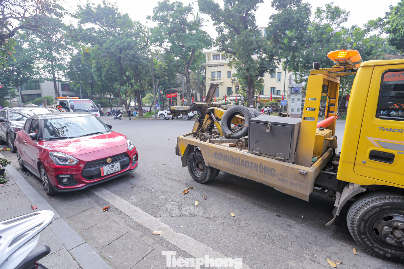 Các trường hợp sử dụng trái phép hè phố, lòng đường đều bị xử phạt.