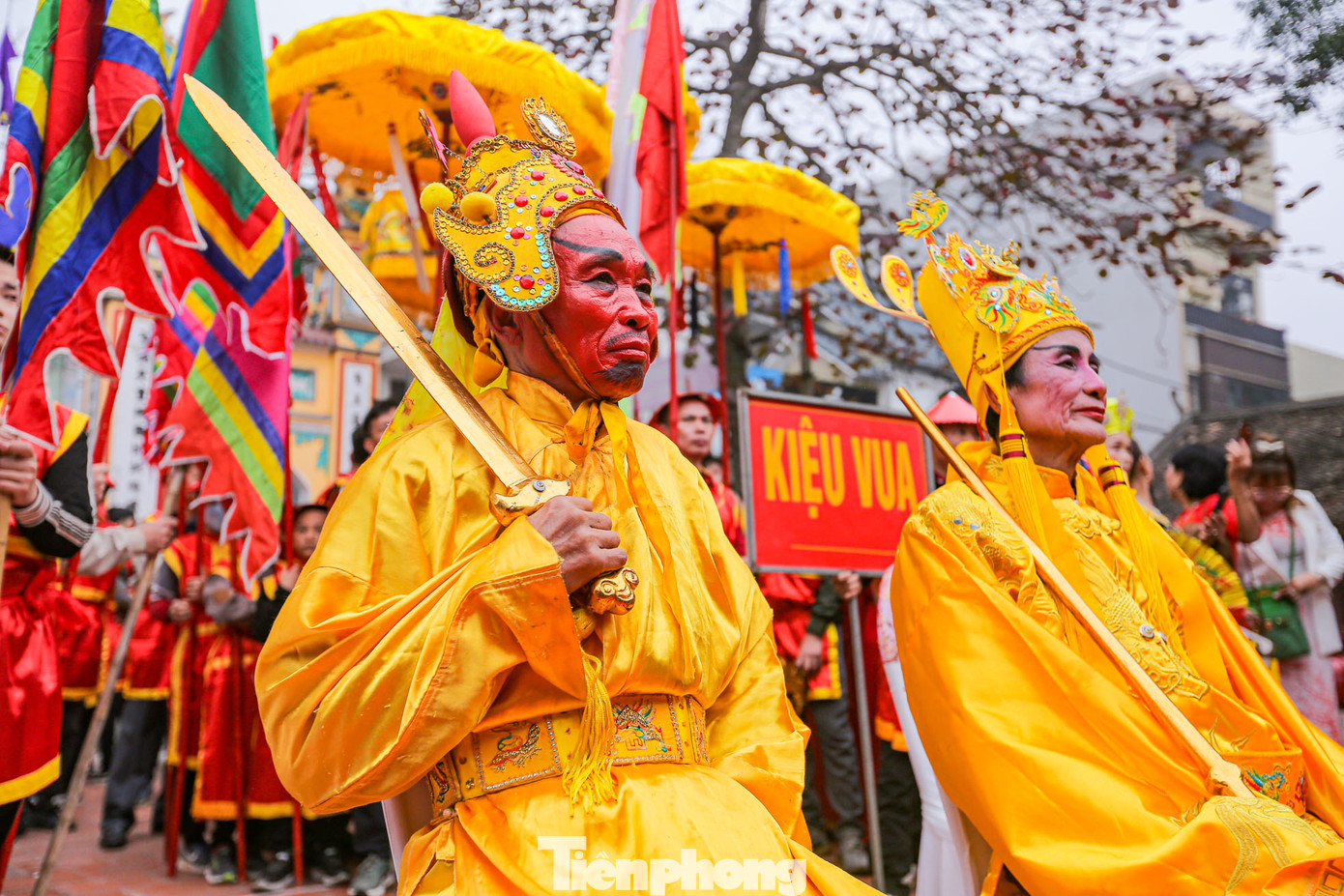 Người vào vai “chúa” là ông Trần Văn Tích (73 tuổi). "Chúa" được vẽ mặt đỏ để phân biệt với "vua" Người vào vai “chúa” là ông Trần Văn Tích (73 tuổi). "Chúa" được vẽ mặt đỏ để phân biệt với "vua"