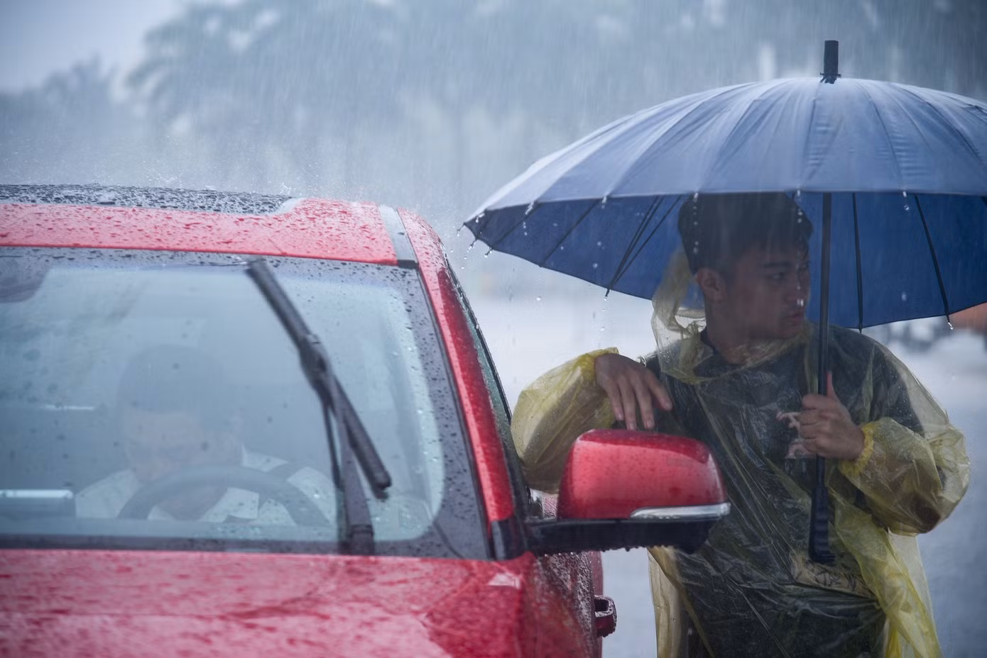 Người mua – kẻ bán đội mưa thoả thuận giao dịch vé BlackPink.