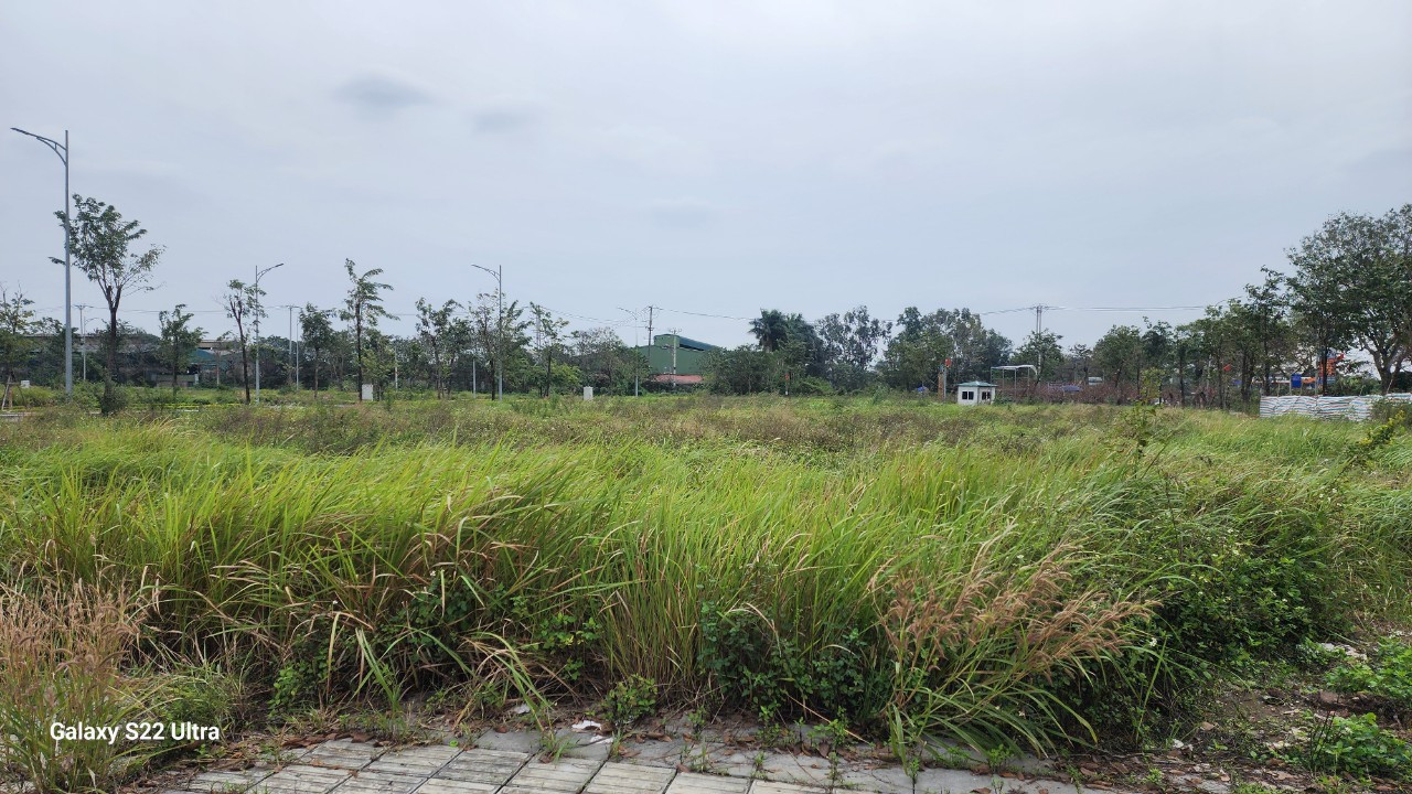 Lô đất này đã được thành phố Hà Nội triển khai dự án tái định cư cho người bị thu hồi đất phục vụ một số dự án trên địa bàn.