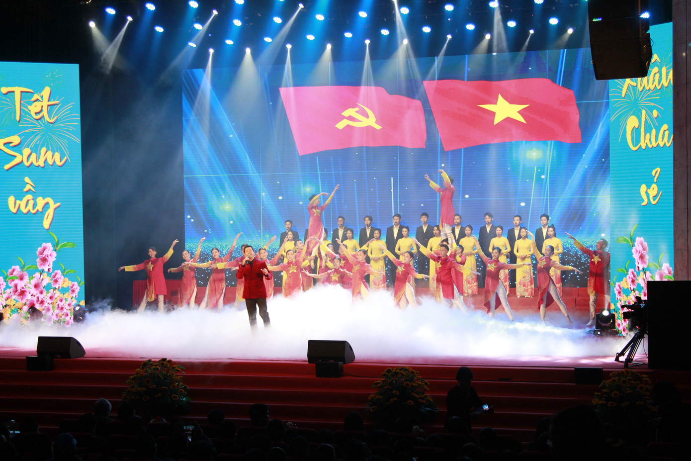 Chương trình nghệ thuật tại "Chợ Tết Công đoàn năm 2024”