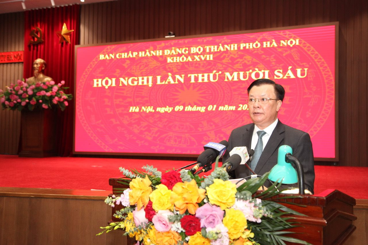 Bí thư Thành ủy Hà Nội Đinh Tiến Dũng phát biểu tại hội nghị. Bí thư Thành ủy Hà Nội Đinh Tiến Dũng phát biểu tại hội nghị.