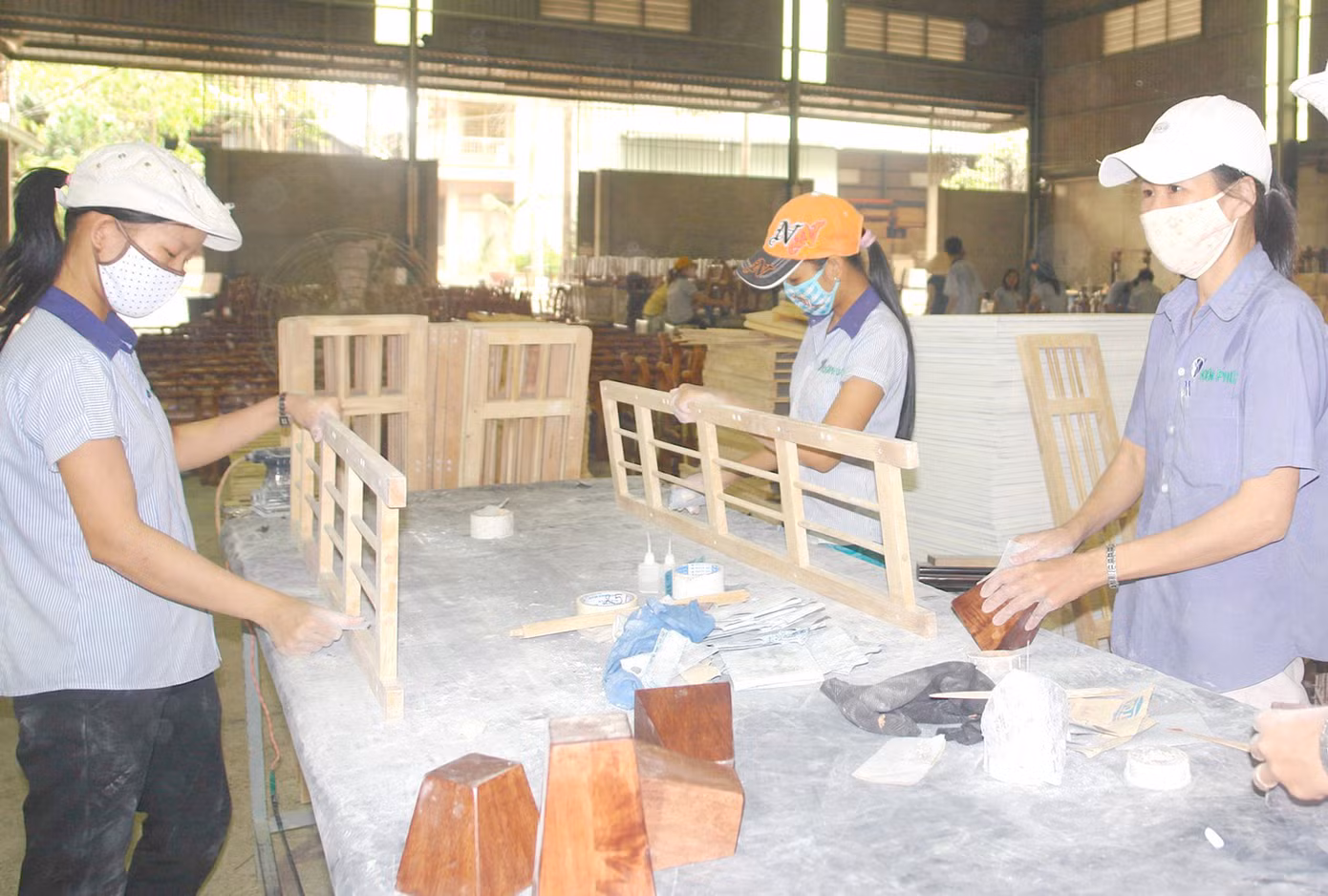 Một cơ sở sản xuất sản phẩm gỗ xuất khẩu ở TP Biên Hòa (Đồng Nai). Một cơ sở sản xuất sản phẩm gỗ xuất khẩu ở TP Biên Hòa (Đồng Nai)