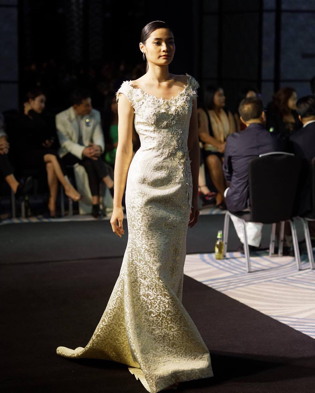 Phetmany Philakhong có kỹ năng trình diễn chuyên nghiệp vì làm người mẫu.