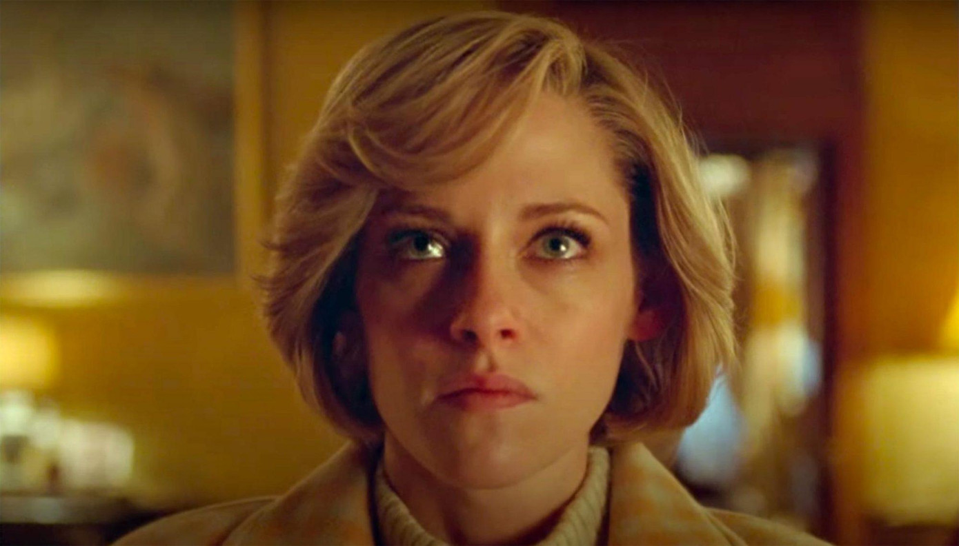 Một trong những cảnh quay đặc tả cảm xúc của Kristen Stewart. - Nguồn: Trailer Spencer Một trong những cảnh quay đặc tả cảm xúc của Kristen Stewart. - Nguồn: Trailer Spencer