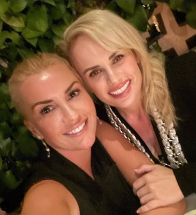 Tấm hình đáng yêu được Rebel đăng tải. - Nguồn: Instagram nhân vật.