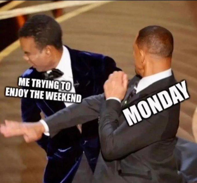 &quot;Tui cố tận hưởng cuối tuần thì thứ Hai đến và rồi...&quot; - Nguồn: Internet.