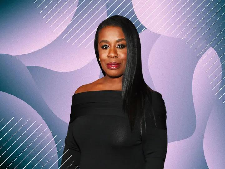 Nữ diễn viên Aduba chia sẻ: “Nụ hôn là một lời chào và một cử chỉ yêu thương dịu dàng. Nhìn thấy một cặp đôi đồng tính nữ yêu thương một cách có ý nghĩa là điều quan trọng đối với tất cả mọi người.” Nữ diễn viên Aduba chia sẻ: “Nụ hôn là một lời chào và một cử chỉ yêu thương dịu dàng. Nhìn thấy một cặp đôi đồng tính nữ yêu thương một cách có ý nghĩa là điều quan trọng đối với tất cả mọi người.”