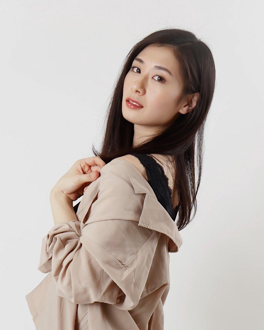 Hồi tháng 6, Konatsu Yoshida tham dự cuộc thi Miss Earth Hokkaido và giành chiến thắng sau đó đại diện cho bang này tại cuộc thi cấp quốc gia.