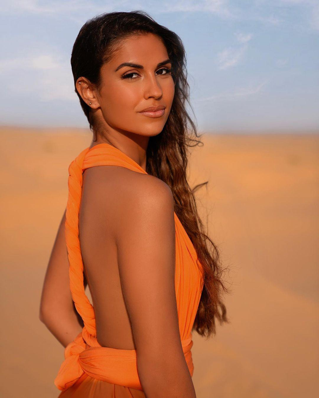 Vonesa Alijaj có thể nói được 5 thứ tiếng là Anh, Pháp, Đức, Tây Ban Nha và Luxembourg. Người đẹp cho rằng việc có thể nói được nhiều ngoại ngữ đã giúp cô khám phá được nét đẹp của nhiều nền văn hoá khác nhau. Vonesa Alijaj có thể nói được 5 thứ tiếng là Anh, Pháp, Đức, Tây Ban Nha và Luxembourg. Người đẹp cho rằng việc có thể nói được nhiều ngoại ngữ đã giúp cô khám phá được nét đẹp của nhiều nền văn hoá khác nhau.