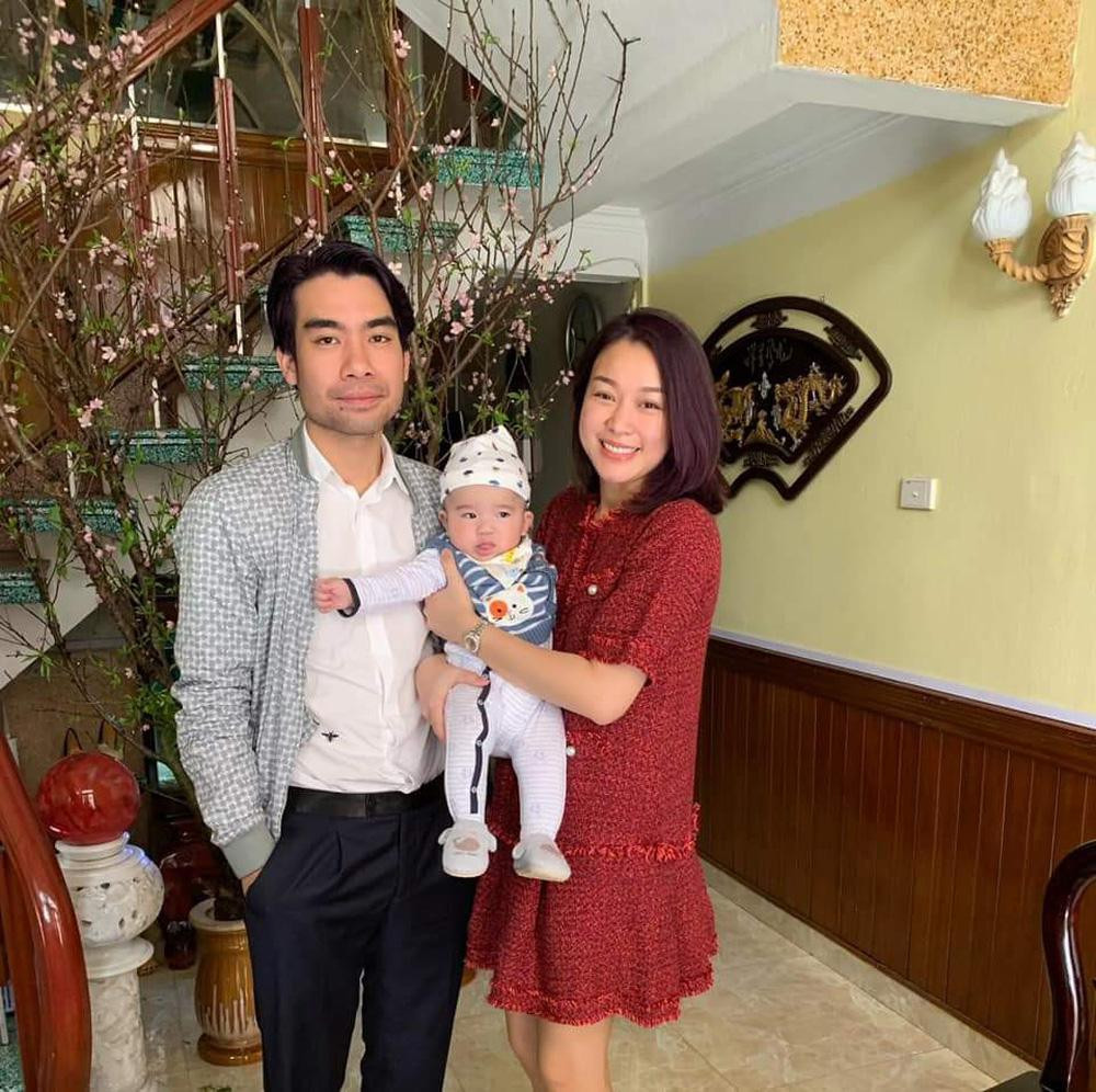 Đầu năm 2018, Trương Tùng Lan bất ngờ kết hôn cùng 1 doanh nhân trẻ thành đạt. Sau đám cưới, cô gần như lui về "ở ẩn" để chu toàn việc sinh con và chăm sóc gia đình.