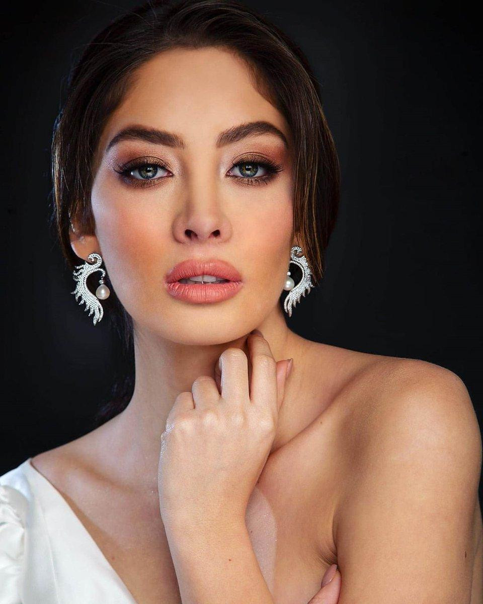 Hoa hậu Quốc tế Mexico Yuridia Duran cũng là ứng viên được đánh giá rất cao tại cuộc thi năm nay. Người đẹp năm nay 21 tuổi và sở hữu chiều cao 1m74 cùng gương mặt sang trọng, quý phái.