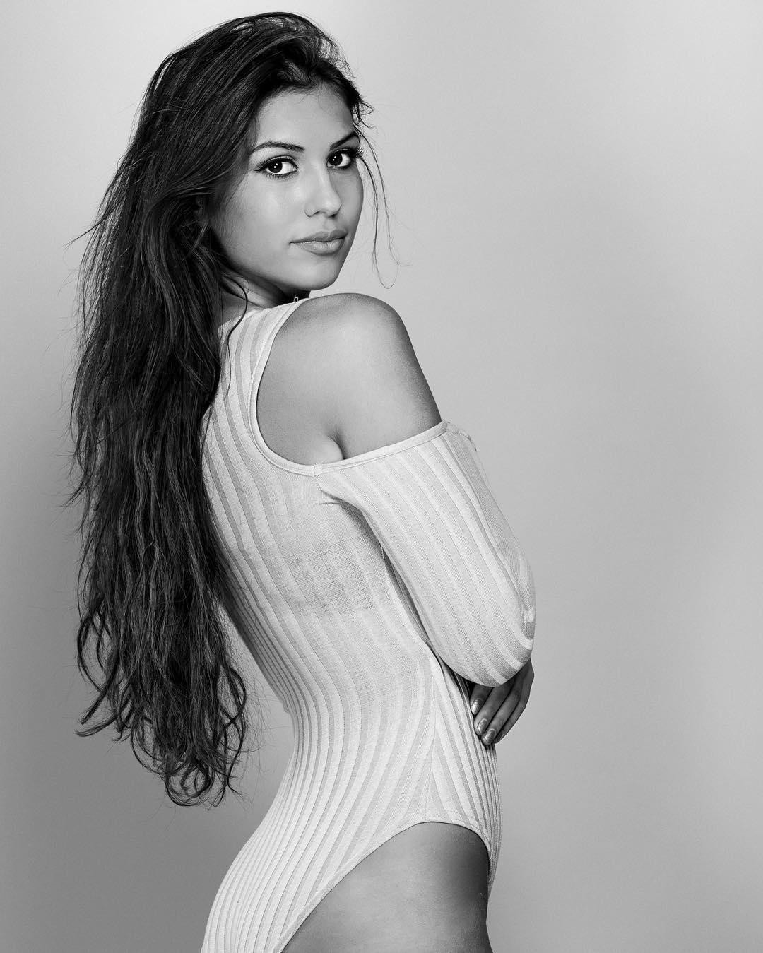 Vonesa Alijaj cũng là một người đam mê các cuộc thi sắc đẹp. Cô cho rằng các cuộc thi nhan sắc là một bệ phóng giúp các cô gái trẻ thành công trong công việc. Vonesa Alijaj cũng là một người đam mê các cuộc thi sắc đẹp. Cô cho rằng các cuộc thi nhan sắc là một bệ phóng giúp các cô gái trẻ thành công trong công việc.