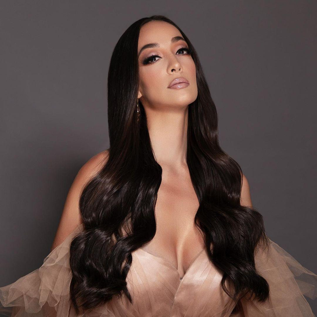 Cô không phải là gương mặt xa lạ với thế giới sắc đẹp và từng bước vào nghề người mẫu từ khi còn rất nhỏ.