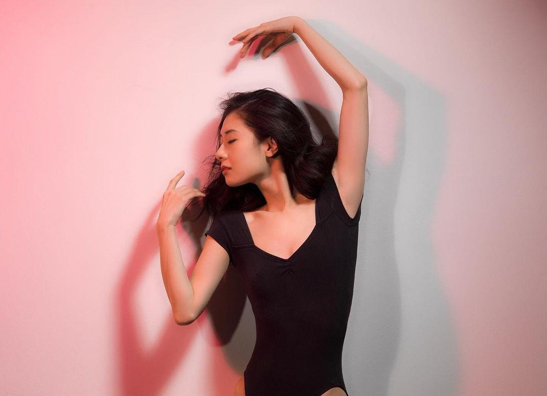 Konatsu Yoshida năm nay 26 tuổi, sở hữu chiều cao 1m70.