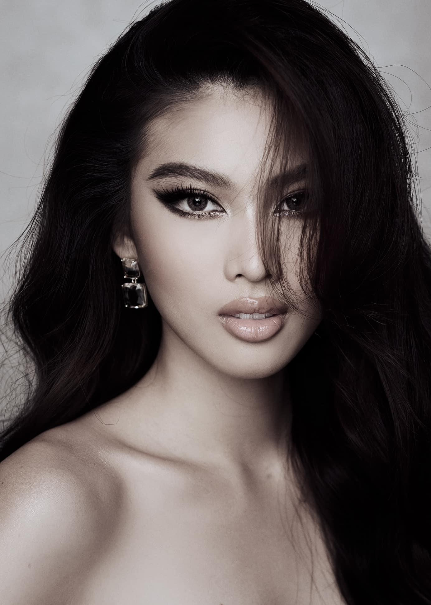 Á hậu Ngọc Thảo đăng tải bộ ảnh chân dung cực kỳ xinh đẹp và quyến rũ nhân dịp đón tuổi mới.