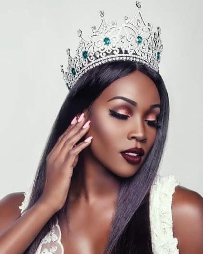 Jazell Barbie Royale không hài lòng với nhan sắc hiện tại. Jazell Barbie Royale không hài lòng với nhan sắc hiện tại.