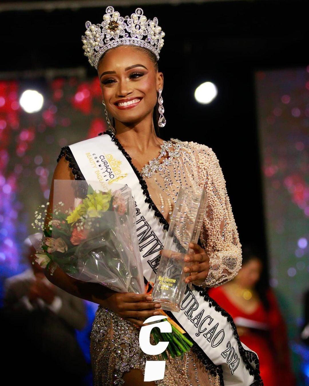 Mới đây, người đẹp Sharie¨ngela Cijntje đã được bổ nhiệm trở thành tân Hoa hậu Hoàn vũ Curacao 2021.