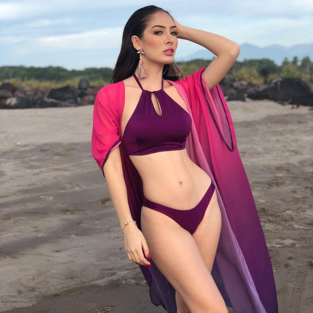 Mỹ nhân Mexico từng tham dự rất nhiều cuộc thi sắc đẹp và có kinh nghiệm cũng như thành tích rất ấn tượng. Cô cũng rất tích cực hoạt động thiện nguyện và mang tới cuộc thi Hoa hậu Quốc tế 2021 hình ảnh một cô gái vì cộng đồng.