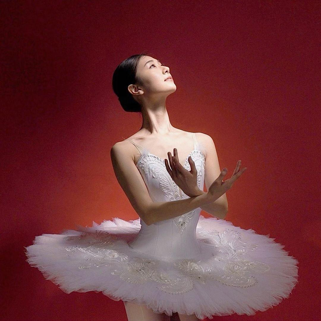 Konatsu Yoshida được công chúng ở quê nhà hy vọng sẽ tiếp bước đàn chị để giành thứ hạng cao tại cuộc thi Miss Earth 2021.