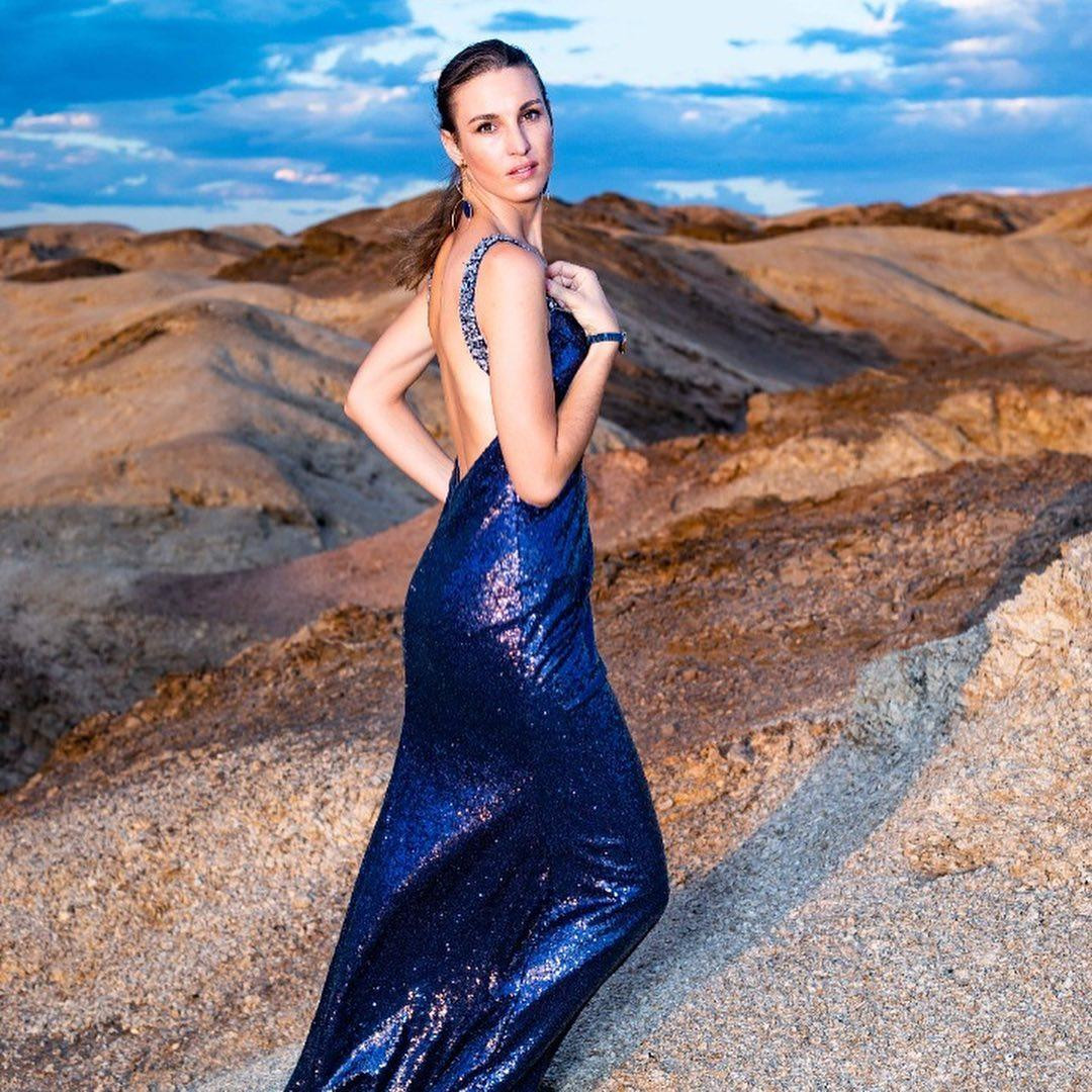 Cô là một nhà hoạt động xã hội rất tích cực. Người đẹp đã đi nhiều nơi tại Namibia để nâng cao nhận thức về các vấn đề văn hoá truyền thống, nông nghiệp...