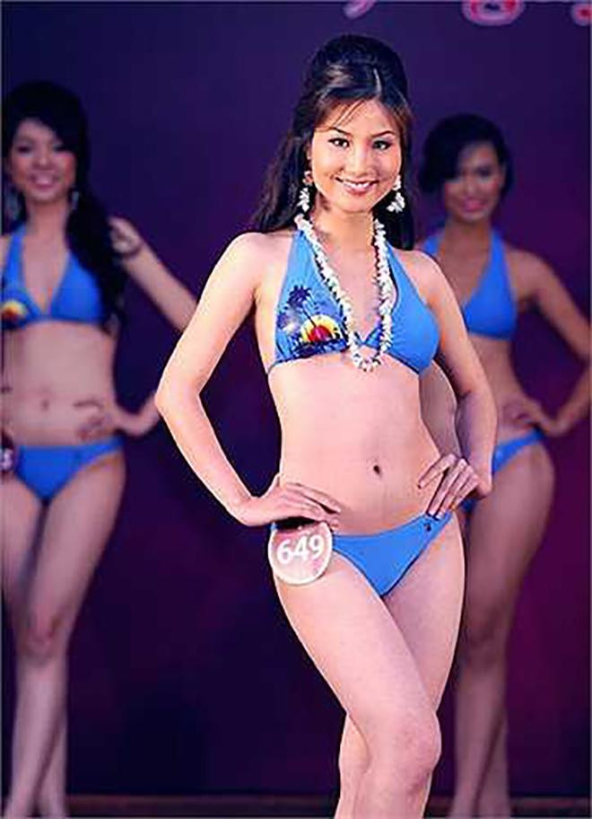 Bù lại, cô sở hữu số đo chuẩn 82-64-90 và body cực kỳ săn chắc, quyến rũ.