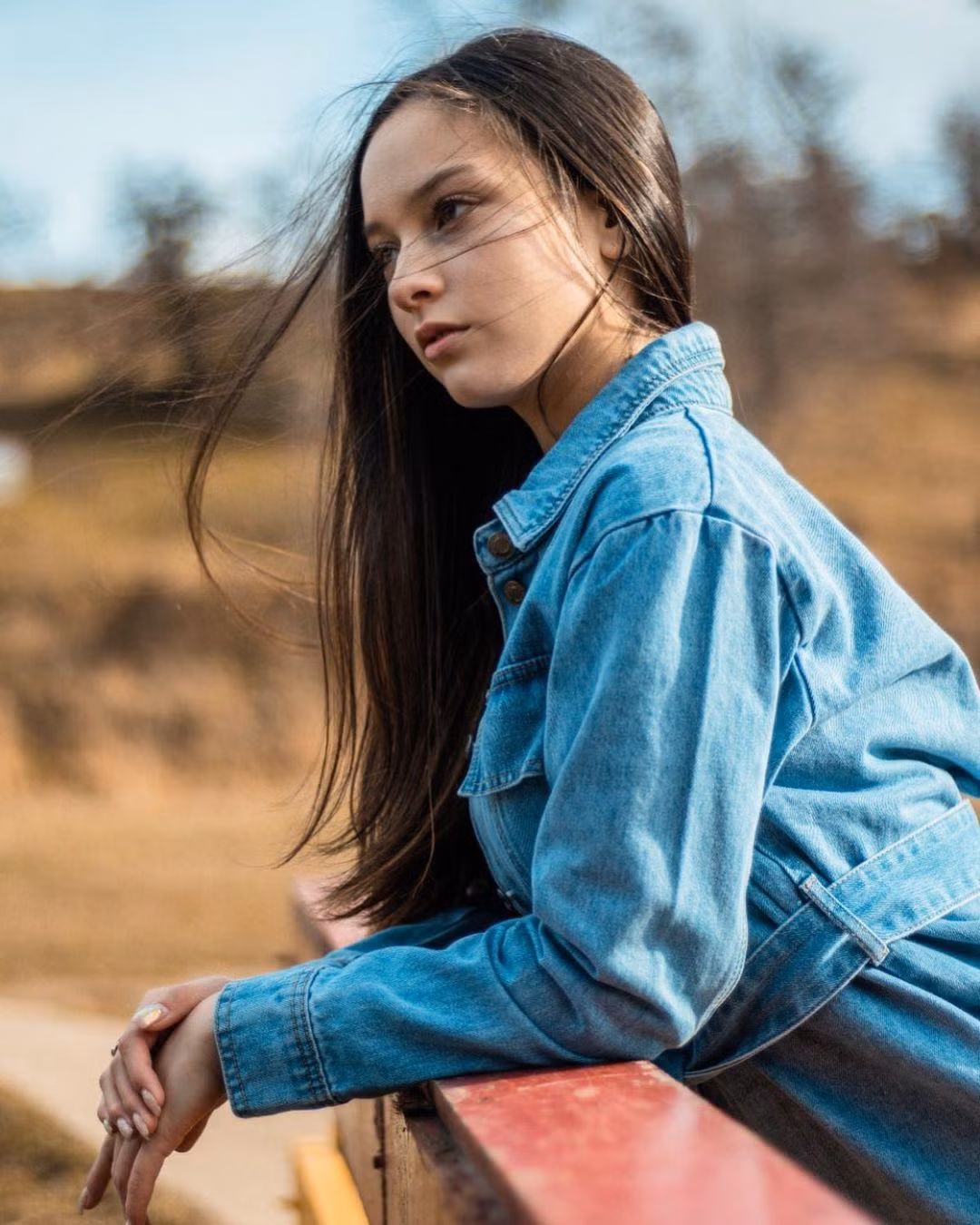 Cô đang điều hành một dự án nhân ái mang tên ‘Heart Australes’, là một hiệp hội có sự tham gia của nhiều thanh niên và trẻ em nhằm giúp đỡ những người lớn tuổi.