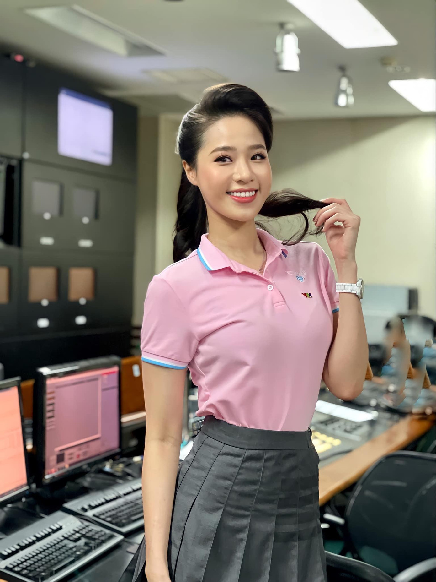 Người đẹp Biển của cuộc thi HHVN 2018 - Biên tập viên thể thao Nguyễn Hoàng Bảo Châu diện trang phục nhí nhảnh, dễ thương như nữ sinh trên sóng VTV. Người đẹp Biển của cuộc thi HHVN 2018 - Biên tập viên thể thao Nguyễn Hoàng Bảo Châu diện trang phục nhí nhảnh, dễ thương như nữ sinh trên sóng VTV.