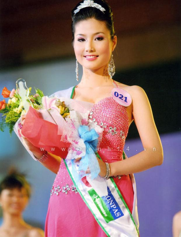 Diễm My sinh năm 1990 tại TP. HCM. Khi giành giải nhì cuộc thi "Người đẹp Hoa anh đào", cô chỉ vừa mới 18 tuổi. Mặc dù vậy, người đẹp đã sở hữu nhan sắc xinh đẹp vô cùng cuốn hút với gương mặt bầu bĩnh, phúc hậu và nụ cười rạng rỡ.