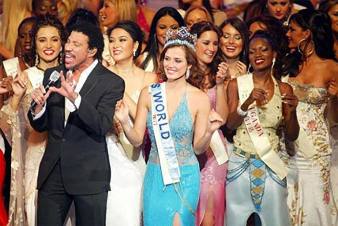 Và những cố gắng của Nguyễn Thị Huyền đã được đền đáp khi trong đêm chung kết cô được xướng tên vào Top 15 chung cuộc, đồng hạng 10 với nước chủ nhà Trung Quốc.