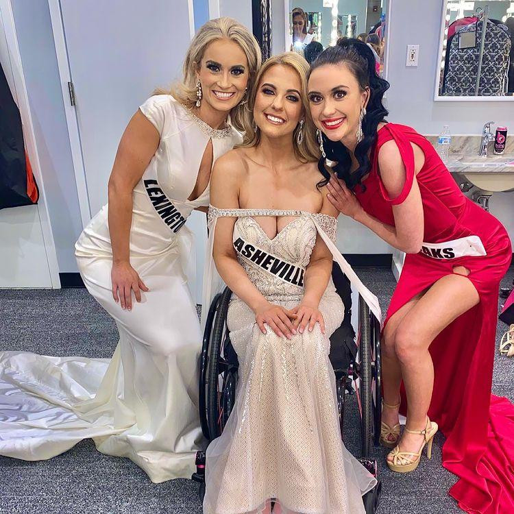 Dù trở thành người khuyết tật nhưng Madeline Delp đã không từ bỏ niềm đam mê tham gia các cuộc thi hoa hậu từ bé của mình. Cô đã ghi danh tham dự rất nhiều cuộc thi.