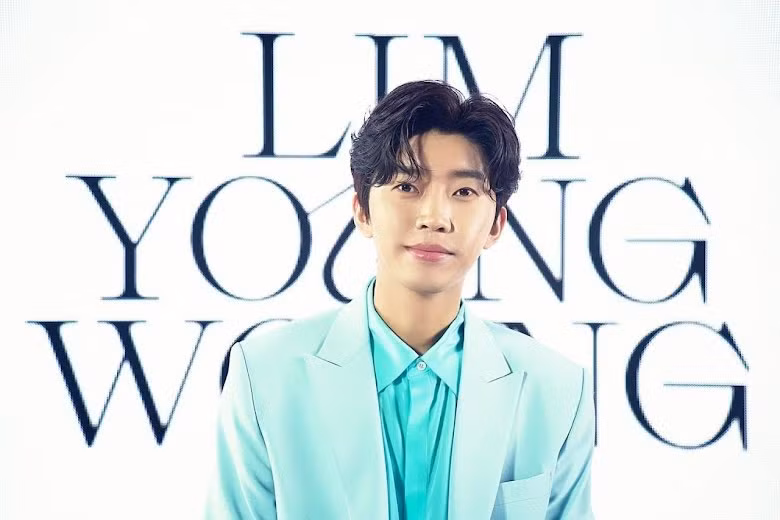 Ngôi sao nhạc trot Lim Young Woong là một trong những ca sĩ có thu nhập cao nhất Hàn Quốc. Ngôi sao nhạc trot Lim Young Woong là một trong những ca sĩ có thu nhập cao nhất Hàn Quốc.
