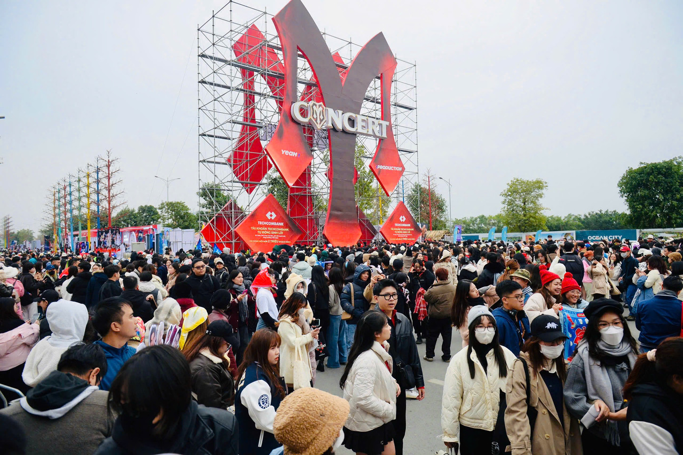 Biển người đổ về Ocean Park 3 dự concert Anh trai vượt ngàn chông gai. Ảnh: Trọng Tài. Biển người đổ về Ocean Park 3 dự concert Anh trai vượt ngàn chông gai. Ảnh: Trọng Tài.