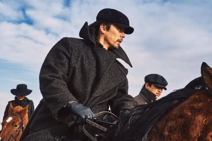 Phim điện ảnh mới của Hyun Bin phát hành giữa lúc tình hình chính trị Hàn Quốc rối ren. Ảnh: CJ ENM.