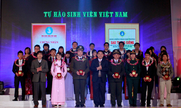 Những sinh viên nhận giải thưởng, hầu hết đều có điểm trung bình học tập từ 8,5 trở lên (3,4 trở lên đối với những trường đào tạo theo học tính chỉ) và đều giữ chức vụ Bí thư chi đoàn, chi hội trưởng hội sinh viên, lớp trưởng trở lên có thành tích xuất sắc trong hoạt động Đoàn, Hội và phong trào sinh viên
