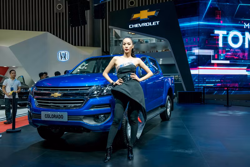 Dàn người mẫu khoe sắc bên xe Chevrolet ở VMS 2018 ảnh 10