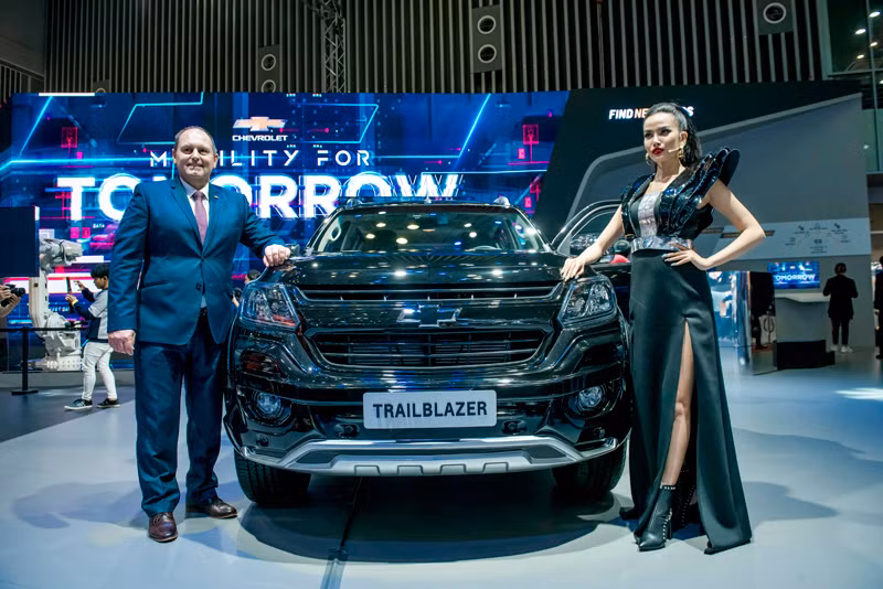 Dàn người mẫu khoe sắc bên xe Chevrolet ở VMS 2018 ảnh 5