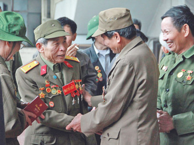 Niềm vui hội ngộ của những cựu binh sau 40 năm